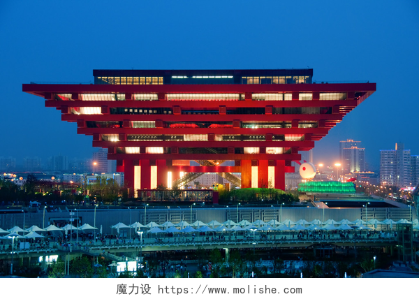 夜幕下的上海世博会中国馆